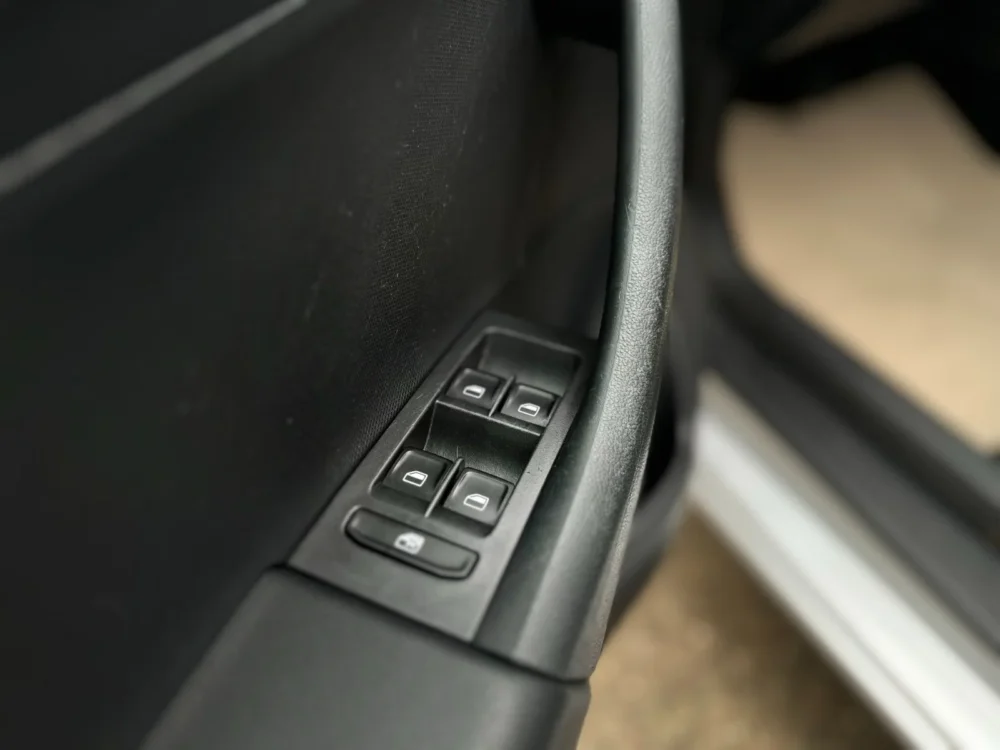 Skoda Rapid 1,6 TDi 105 Active GreenTec 5d - Image 11
